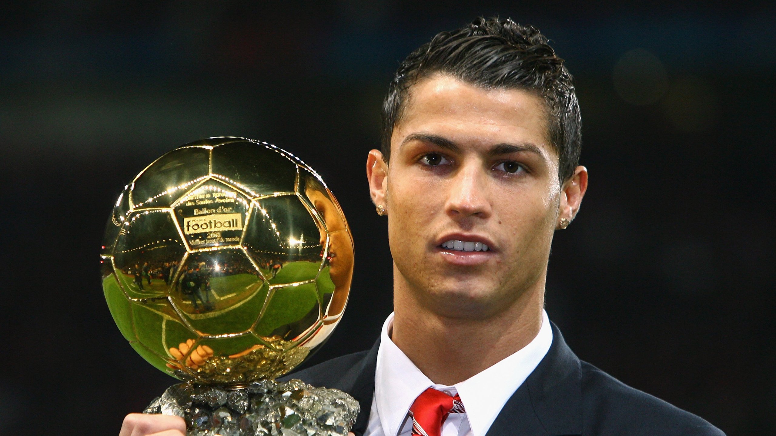 中国足球运动员团队合作精神，足球团队精神的句子